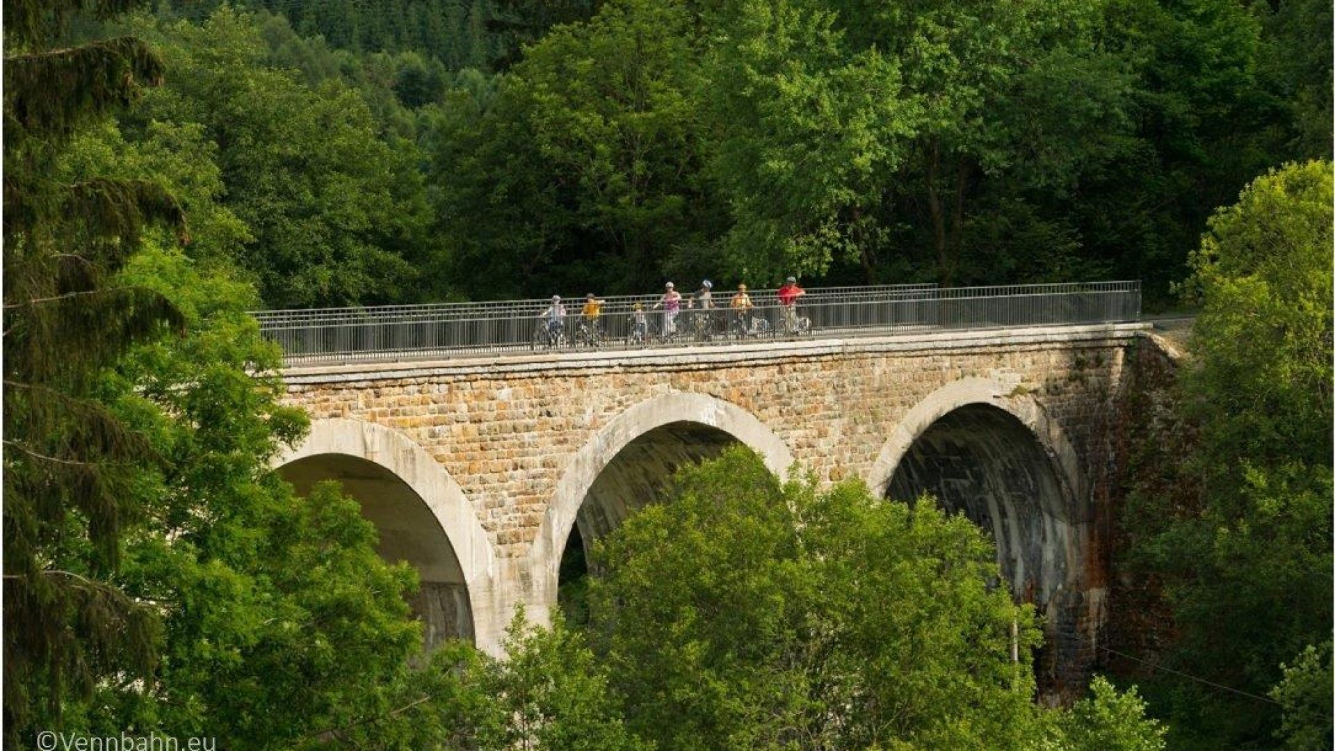 Discover Europe in a different way through greenways